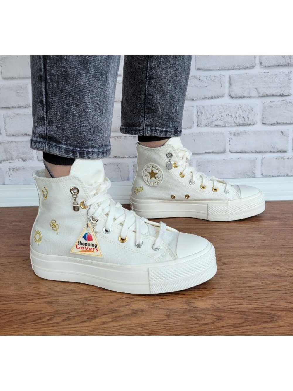 Converse Chuck Taylor Lift Platform Luck Charms 7.5 Women Shoes Sneakers A13406C